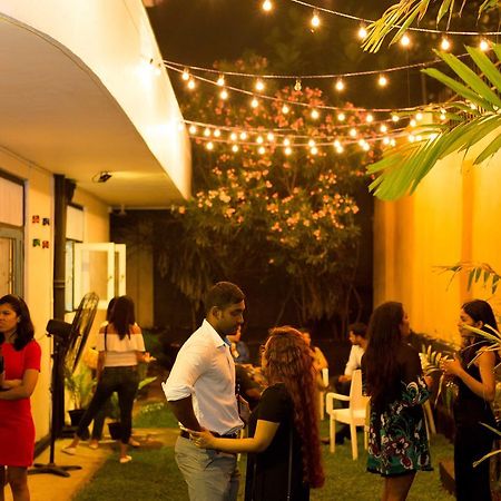 Tuk Tuk Hostels Colombo Exterior photo
